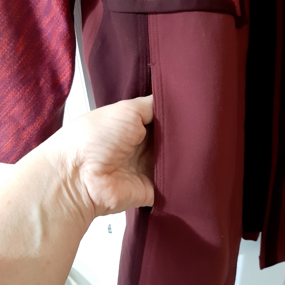 Lululemon coat - Picture 5 of 8